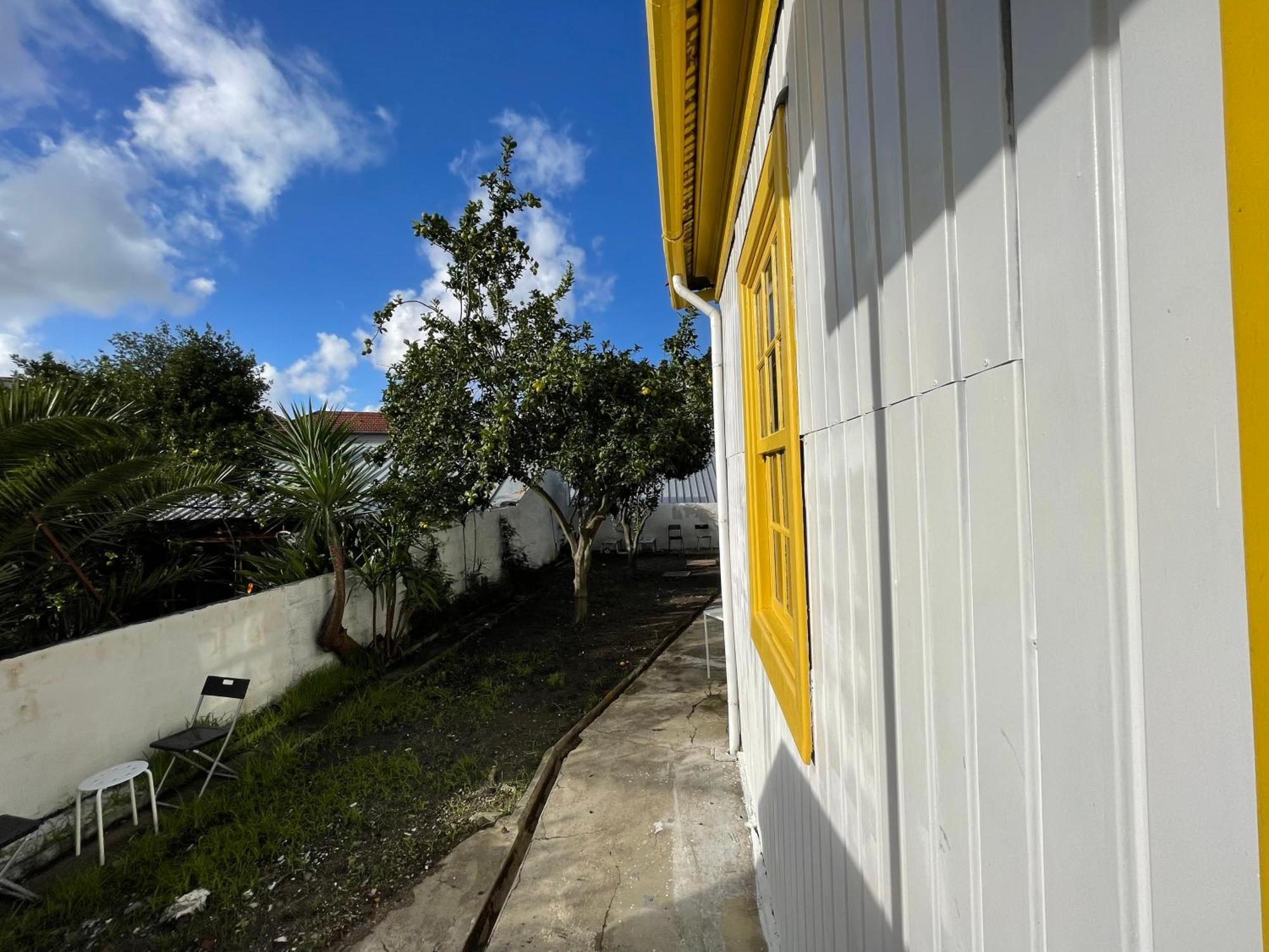 Owls Hostel Ildefonso Porto Exterior photo